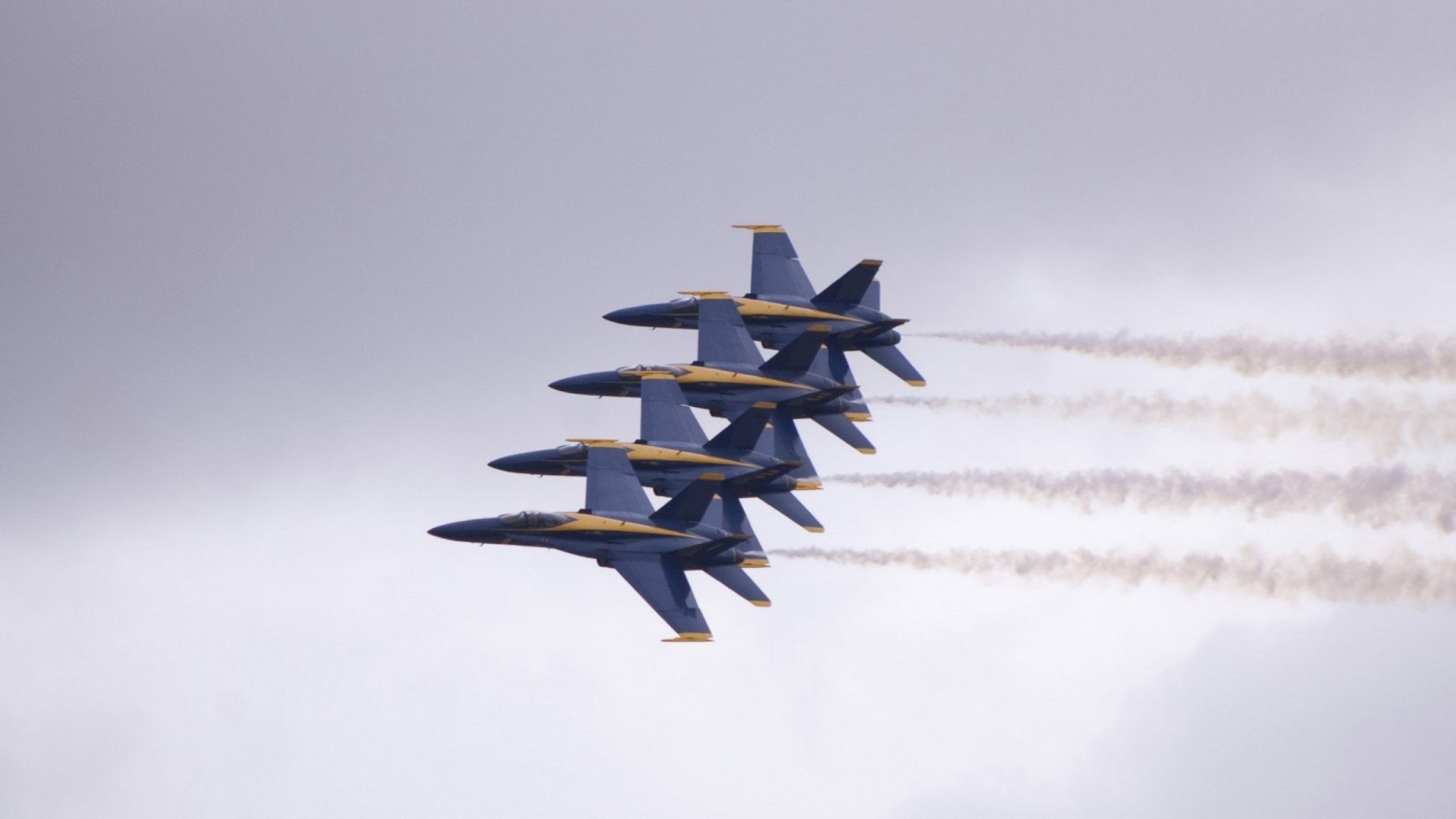 绿茵与球拍间的史诗,足球秩序的重塑与个体极限的突破