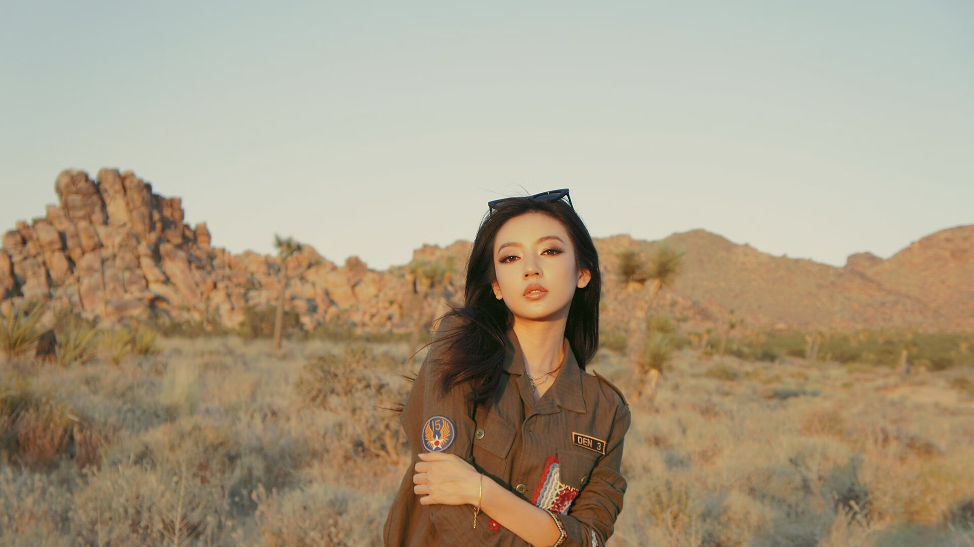 跨界风暴，步行者击败雄鹿，哈登在F1年度争冠中接管比赛