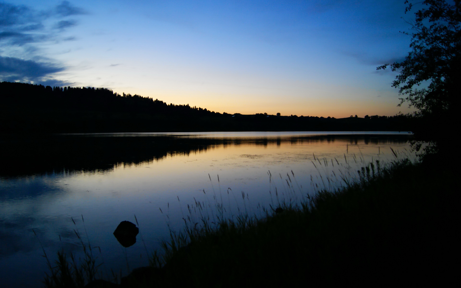 中场之魂，当卡马文加的节奏掌控力跨越时空，在曼城与马竞的哲学对决中写下唯一解